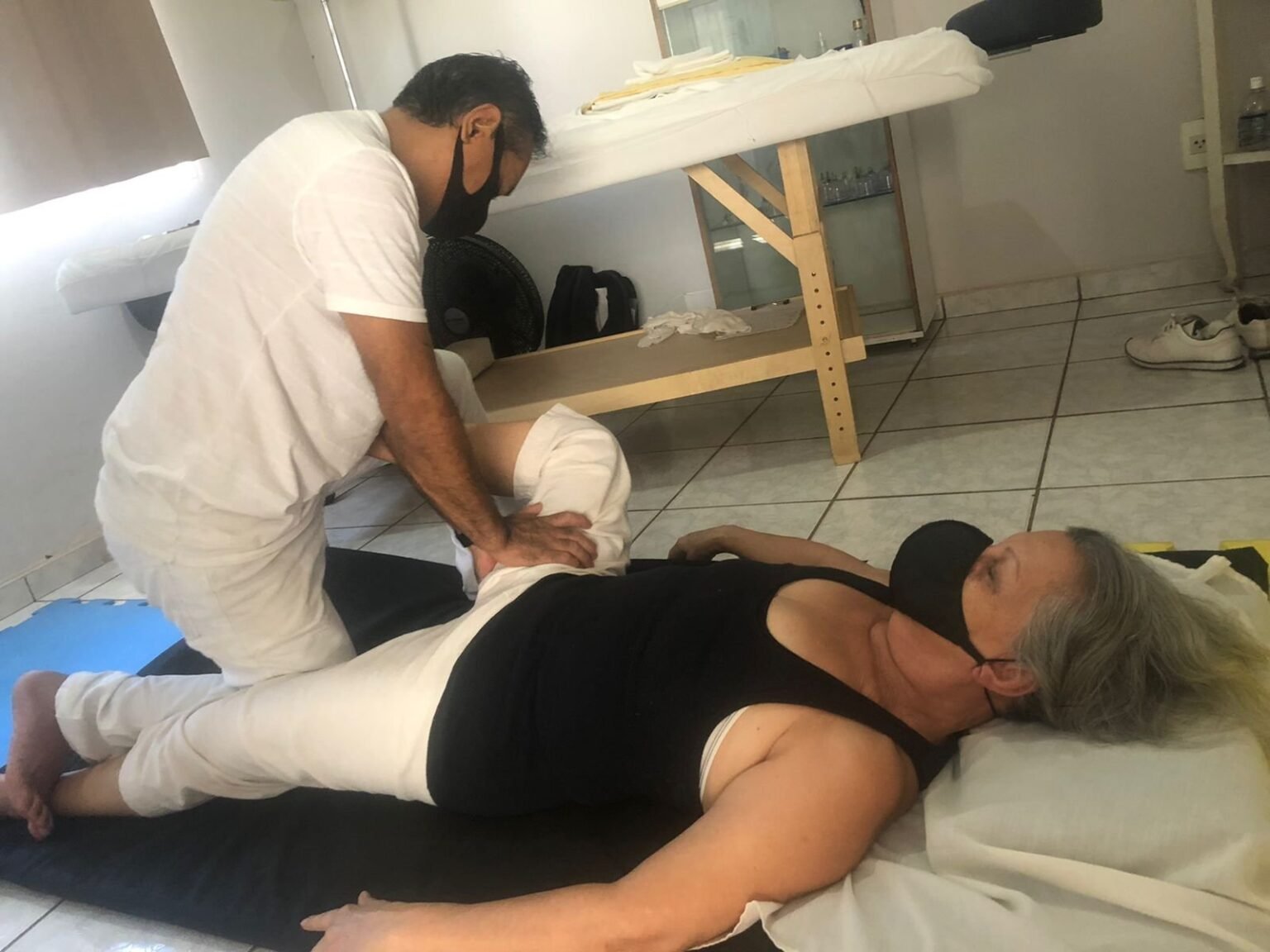 thai-yoga-massagem-sergio-myashiro-massagem.jpg